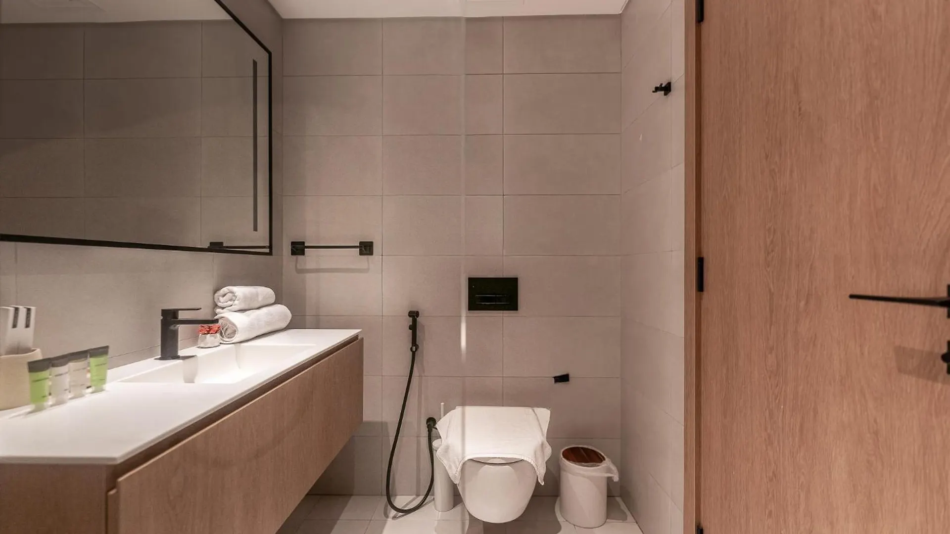 Havn - New Studio Businessbay, Burj Khalifa View Dubai Apartment